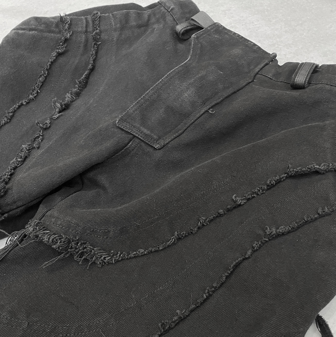IPA-PC90-BK Washed raw-cut denim design Pants