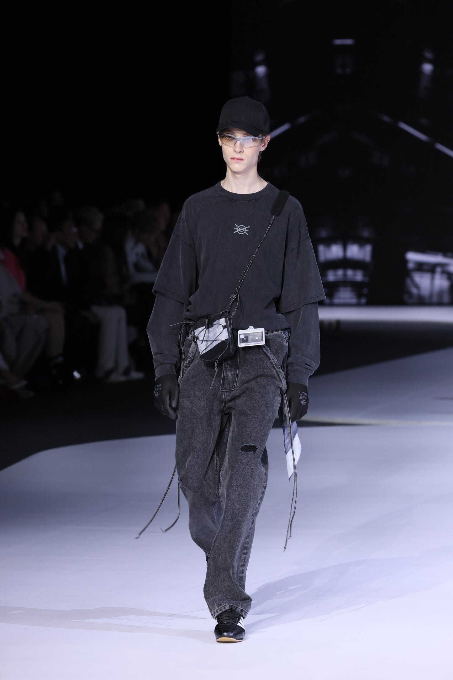 IPA-PC0225-BK-  Wax Shadow Tee